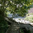 上流の人工滝