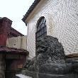 直江津銀行建物のライオン石像